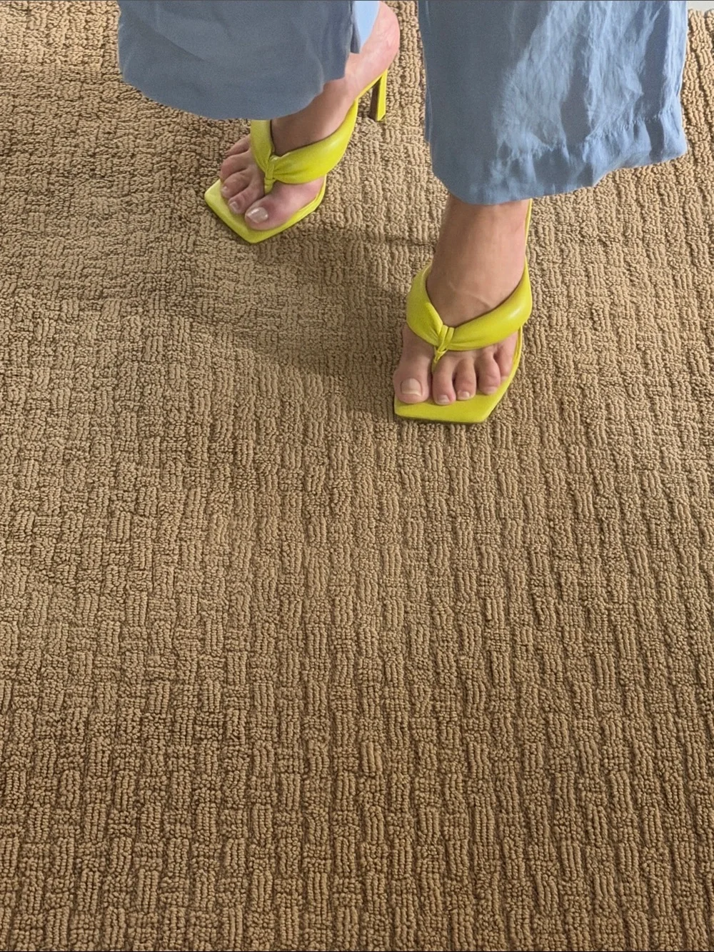 INC International Concepts Women’s Neon Yellow Knotted Toe-Post Sandals